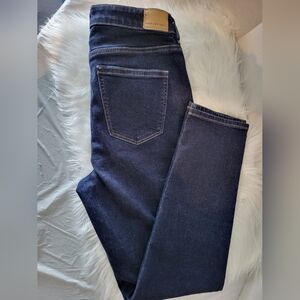 American Eagle Women Mom Jeans ,size 8 (30x29)